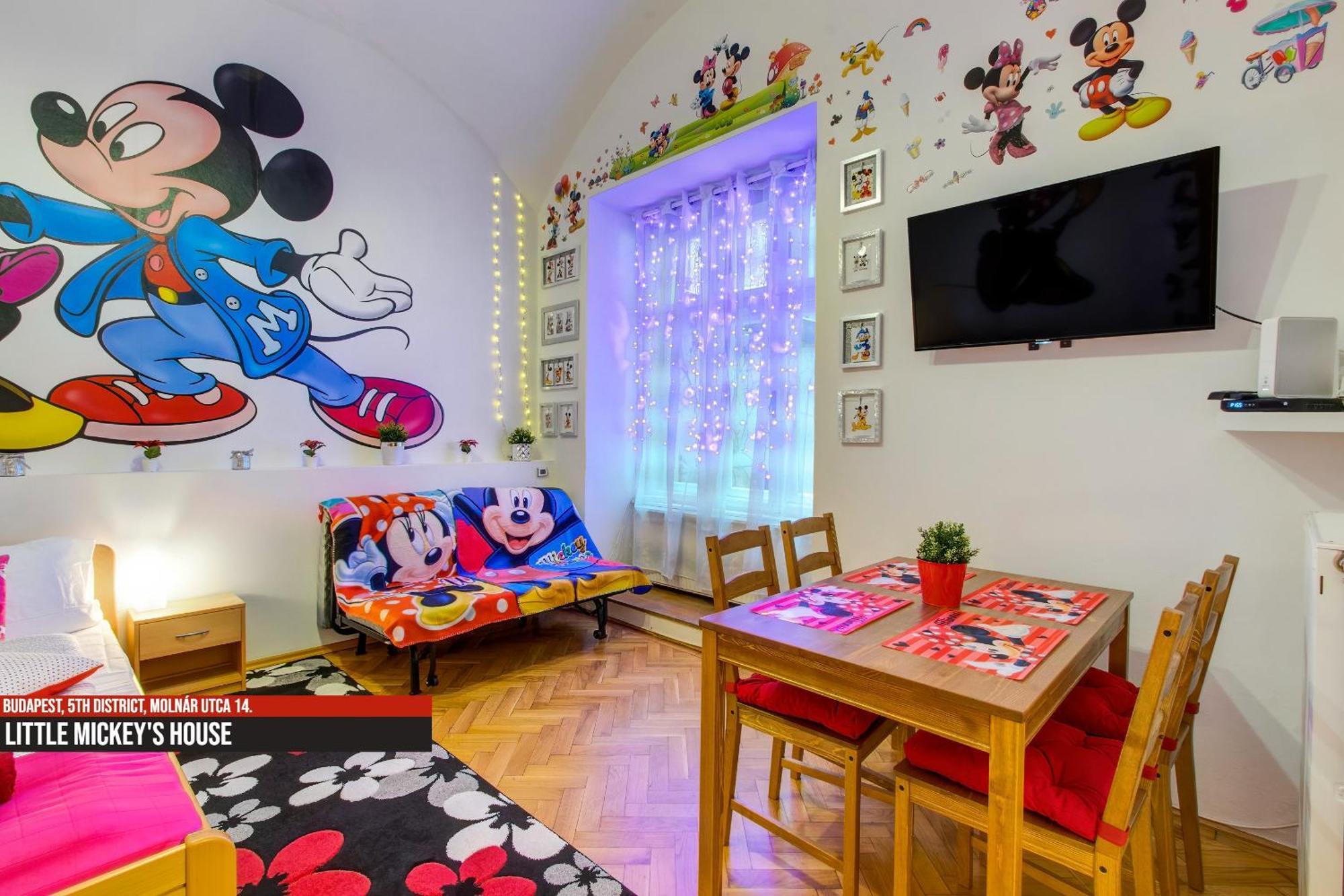 Little Americas Main Street Apartments Budapest Exterior photo