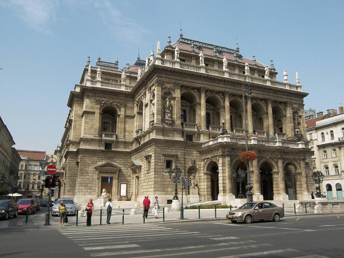 Little Americas Main Street Apartments Budapest Exterior photo